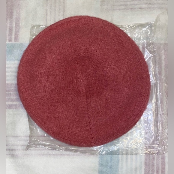Elegant Pink Beret. Brand new never worn - Picture 1 of 5